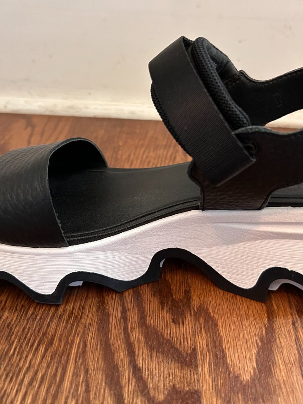 Sorel kinetic sandals - Picture 2 of 5